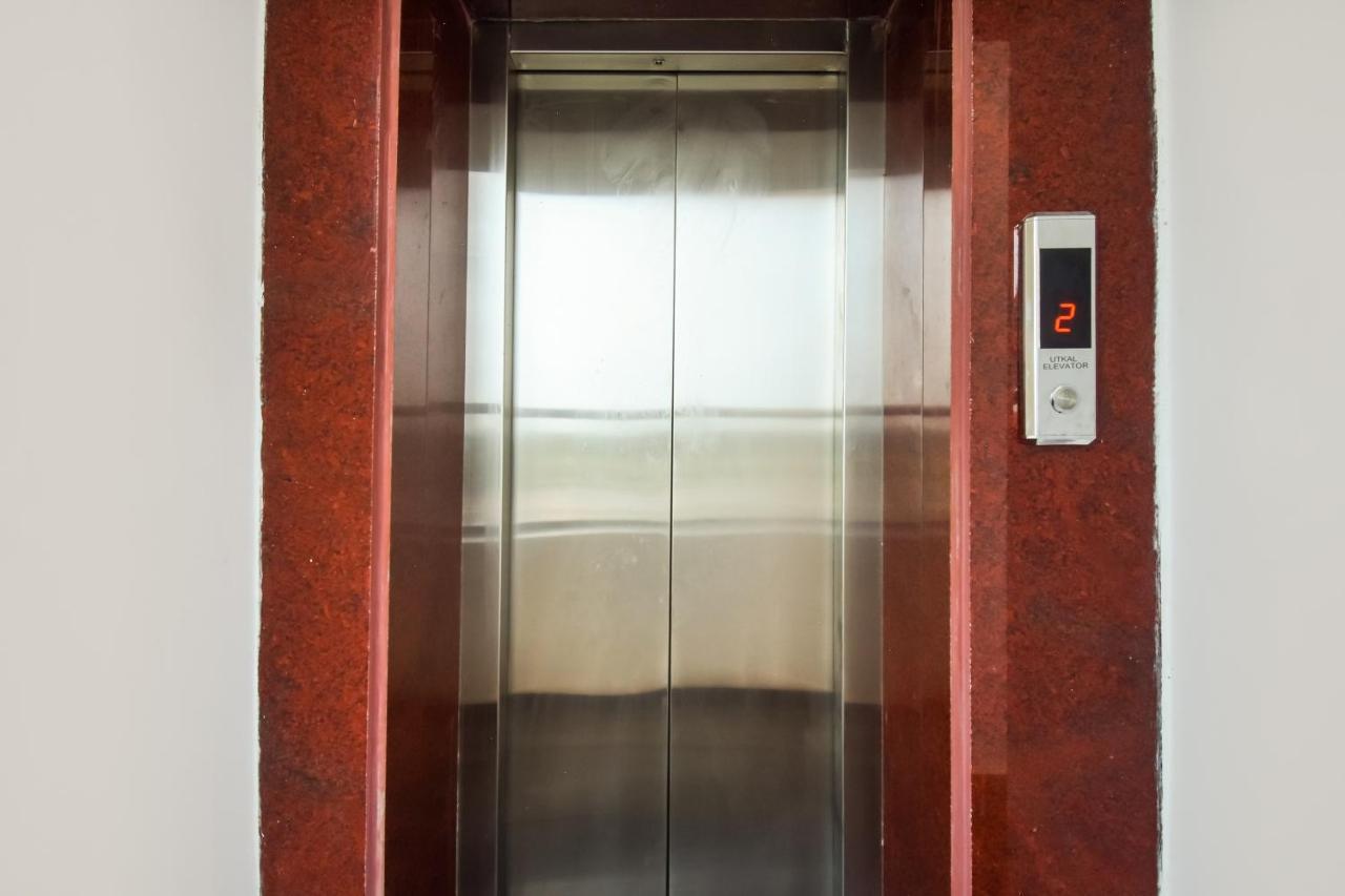 Collection O Red Velvet Premium Otel Balianta Dış mekan fotoğraf