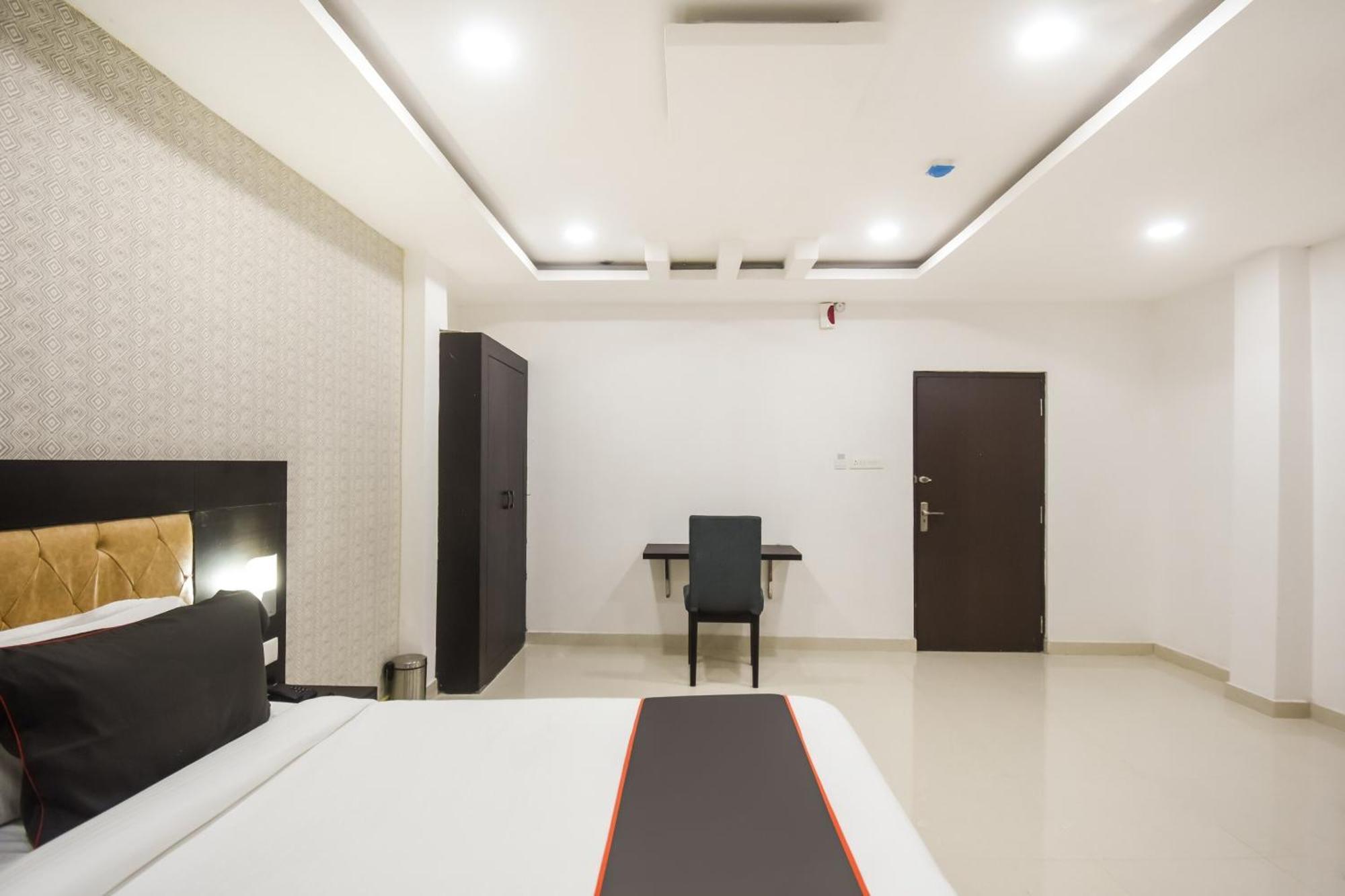 Collection O Red Velvet Premium Otel Balianta Dış mekan fotoğraf