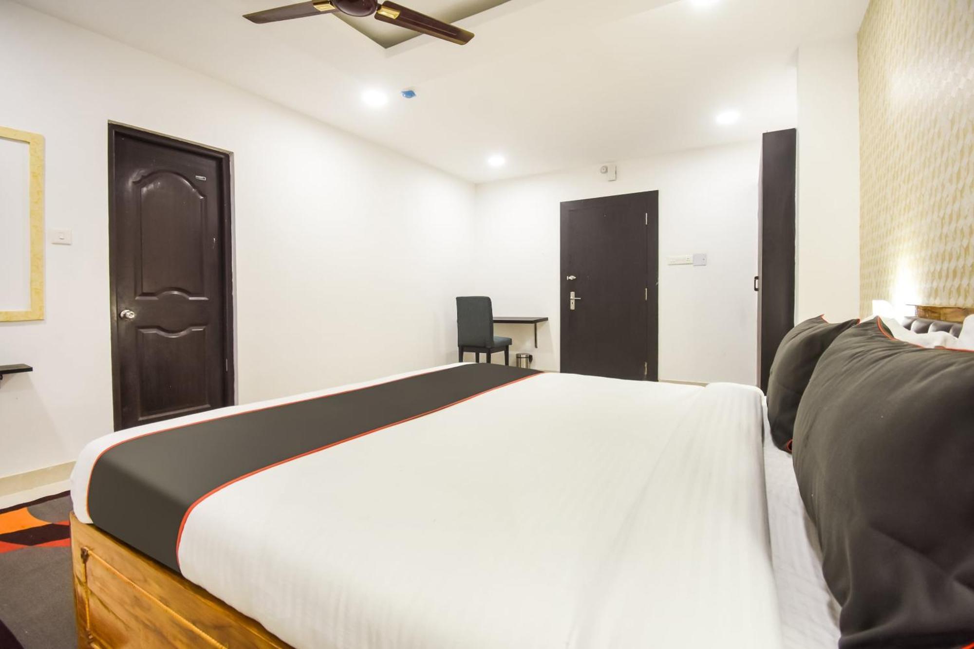 Collection O Red Velvet Premium Otel Balianta Dış mekan fotoğraf