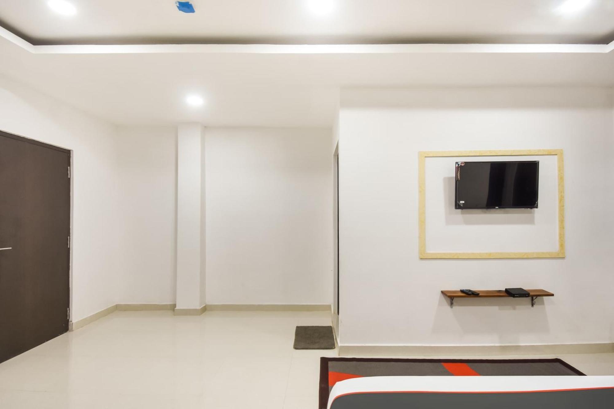 Collection O Red Velvet Premium Otel Balianta Dış mekan fotoğraf