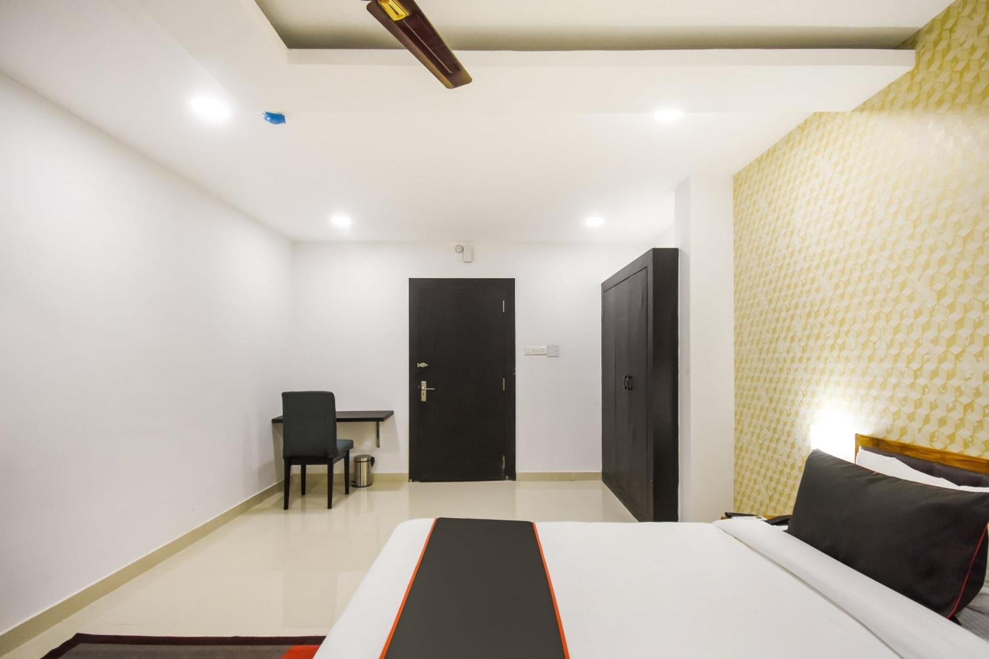 Collection O Red Velvet Premium Otel Balianta Dış mekan fotoğraf